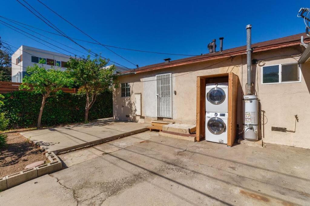 3 Bedroom Mid-wilshire Charmer Near Downtown Holiday home